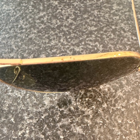 Ray-Ban RB3025 Classic Gold Aviators - Picture 7 of 7